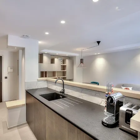 Luxury Flat With Balcony - Center * Cannes